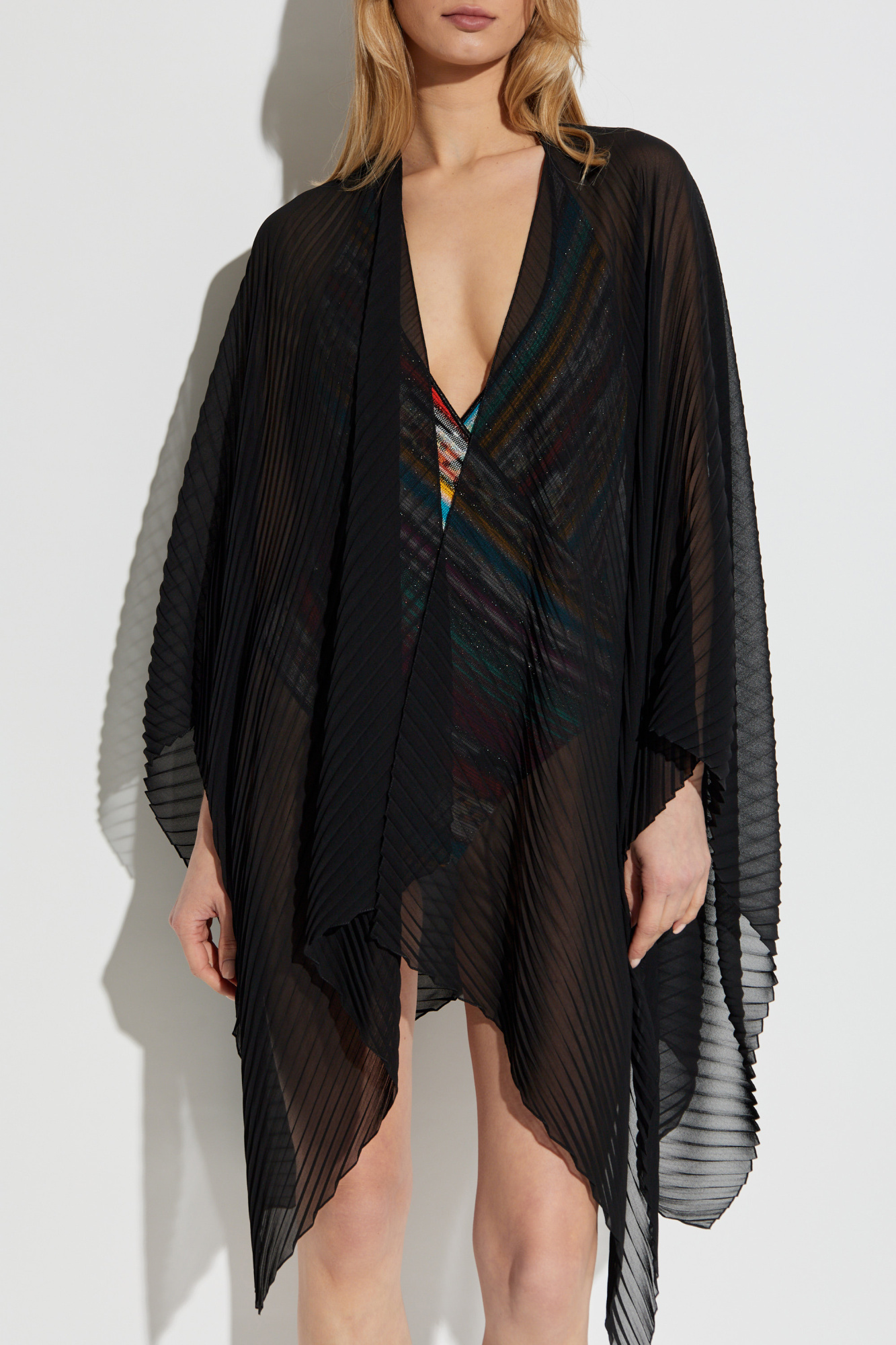 ポンチョ・ケープ EMPORIO ARMANI Woman Cape Black EW002069AF16521 UC001 Emporio Armani Pleated Poncho | Women's Clothing | Vitkac